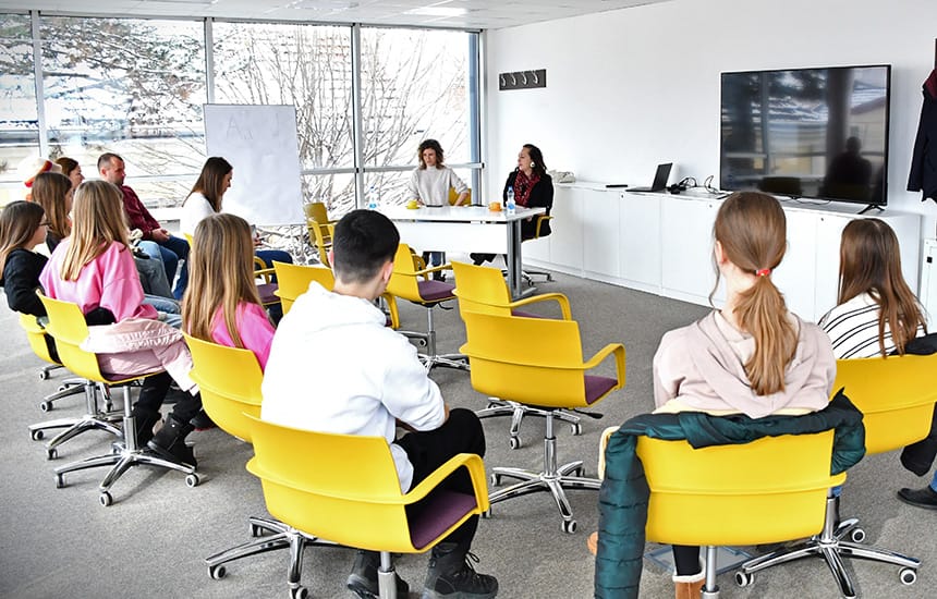beldocs-film-tinejdzeri-biblioteka-cacak