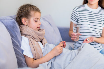 bolesna-devojcica-majka-lekovi