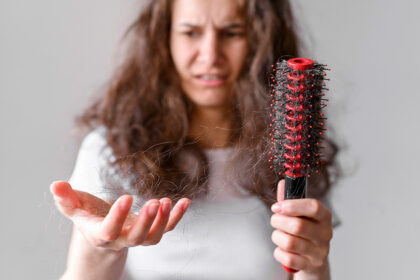 devojka-cetka-dlake-opadanje-kose