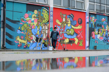 erol-i-tuzni-marin-u-cizmama-mural