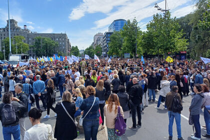 protest-prosvetara-beograd-skupstina