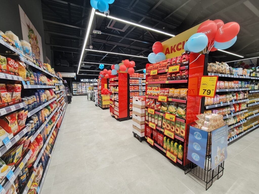 • N2 portal maxi-cacak-lugovi-unutrasnjost-prodavnice