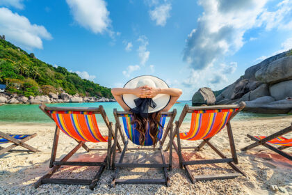 plaza-lezaljke-zena-sesir