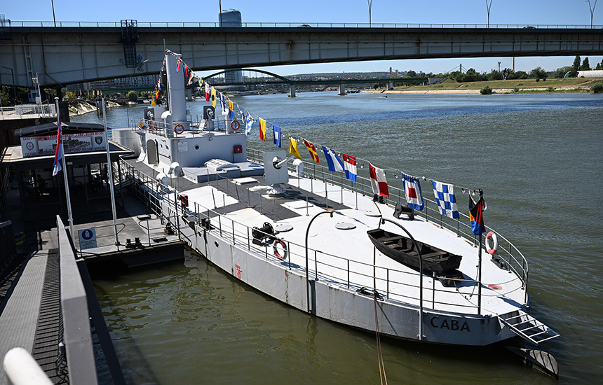 recni-ratni-brod-sava