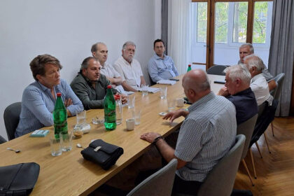 delagacija-srba-sa-kim-i-proglas-sastanak