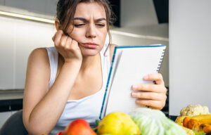 devojka-sveska-povrce