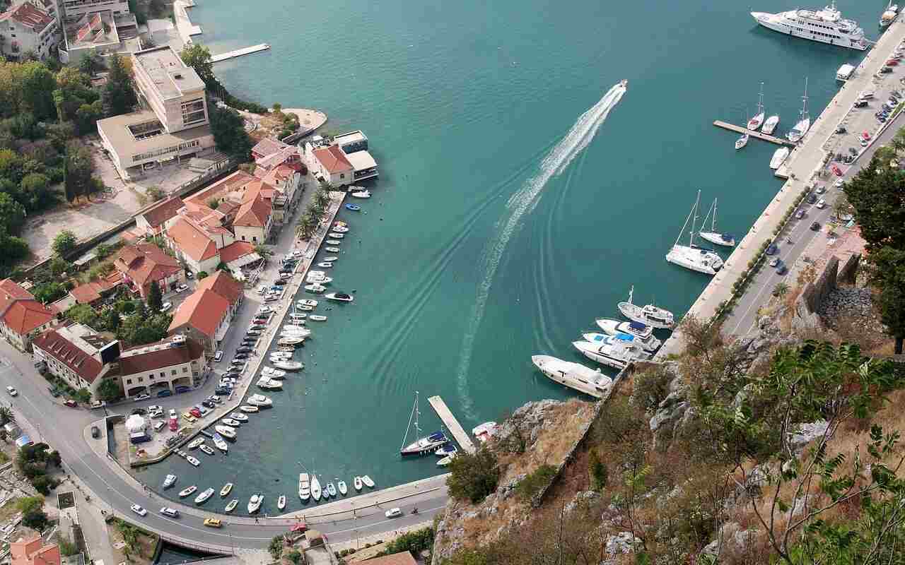 Pogled na luku u Kotoru iz vazduha