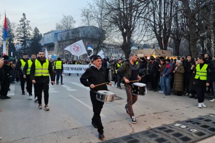 protestna-setnja-cacak-protest-foto-nenad-nesovic-n2 (3)