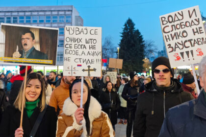 transparenti-protest-cacak-foto-nenad-nesovic-n2