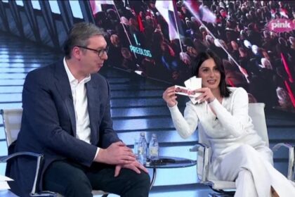 vucic-i-lazna-studentkinja-hit-tvit-pink