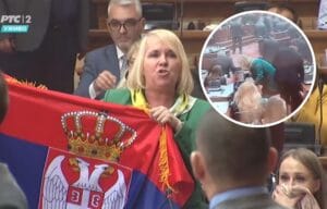 natasa-jovanovic-sns-zastavom-srbije-cisti-klupu