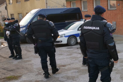 policija-u-opremi-kornjace-foto-nenad-nesovic-n2