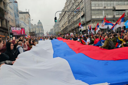 protest-beograd-velika-zastava-srbije-foto-nenad-nesovic-n2