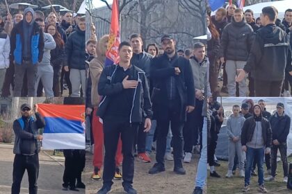 studenti-2-0-pevaju-himnu