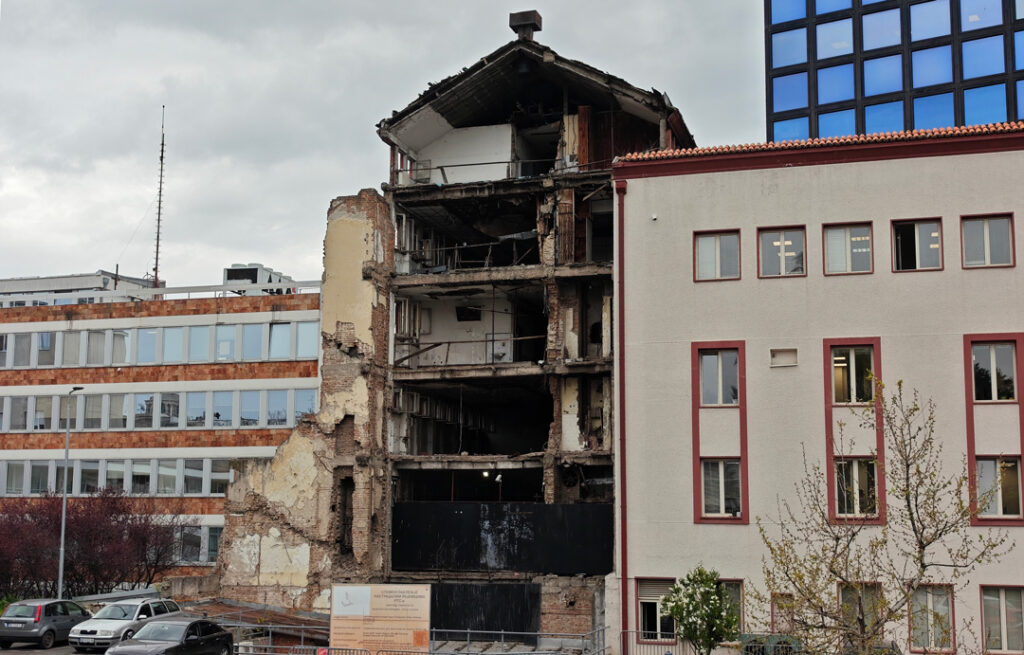 bombardovana-zgrada-rts-1-foto-nenad-nesovic-n2