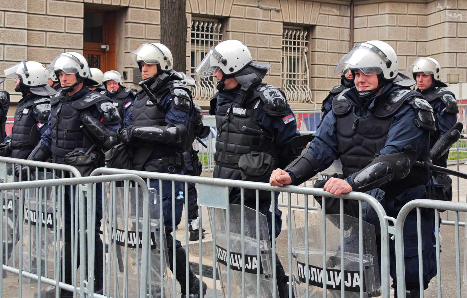 policija-u-opremi-za-razbijanje-demostracija-foto-nenad-nesovic-n2