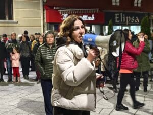 protest-gimnazija-cacak-prosveta-foto-nenad-nesovic-n2 (1)