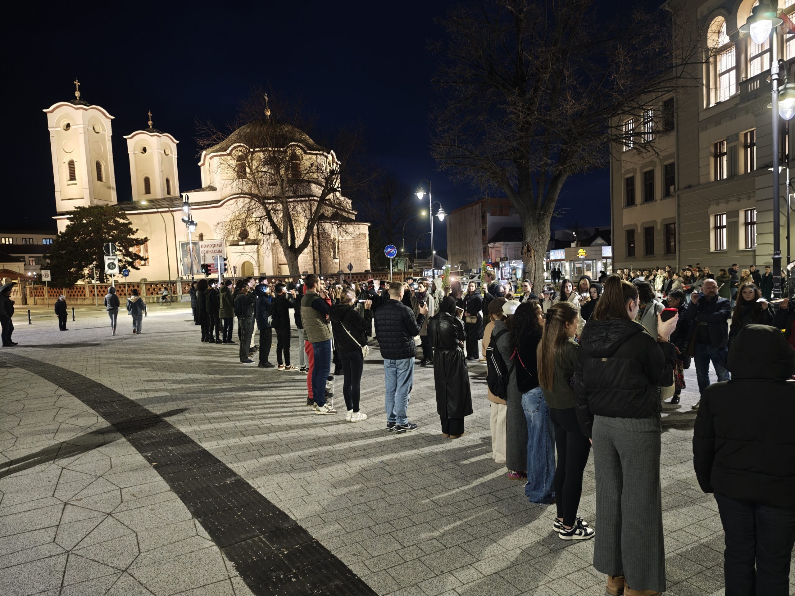 protest-gimnazija-cacak-prosveta-foto-nenad-nesovic-n2 (4)