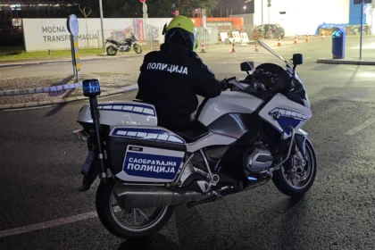 Saobraćajni policajac na motoru