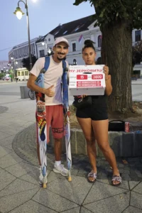 Aleksandar Jovanov i Nina Rađenović u akciji prikupljanja pomoći za Ognjena Jerkovića