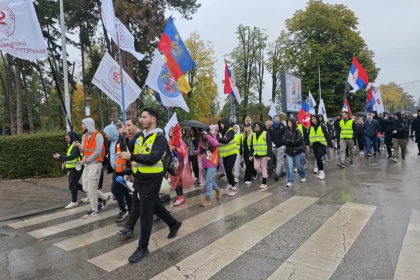 Studenti FTN Čačak i maturanti krenuli su iz Čačka na put dug 238 kilometara — ka Novom Sadu