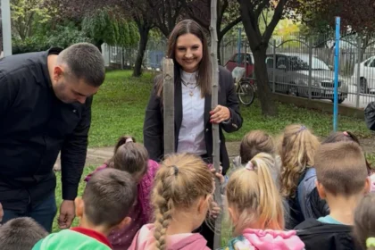 Gradsko rukovodstvo u vrtiću sa decom