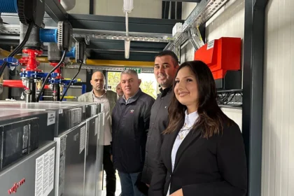 Gradsko rukovodstvo u obilasku gasne kotlarnice u Mašinsko-saobraćajnoj školi