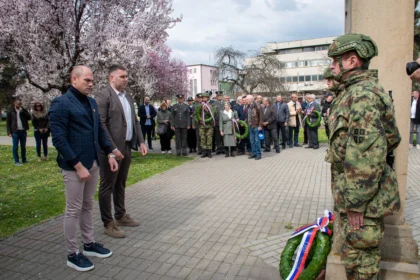 Položeni venci u znak sećanja na žrtve NATO bombardovanja