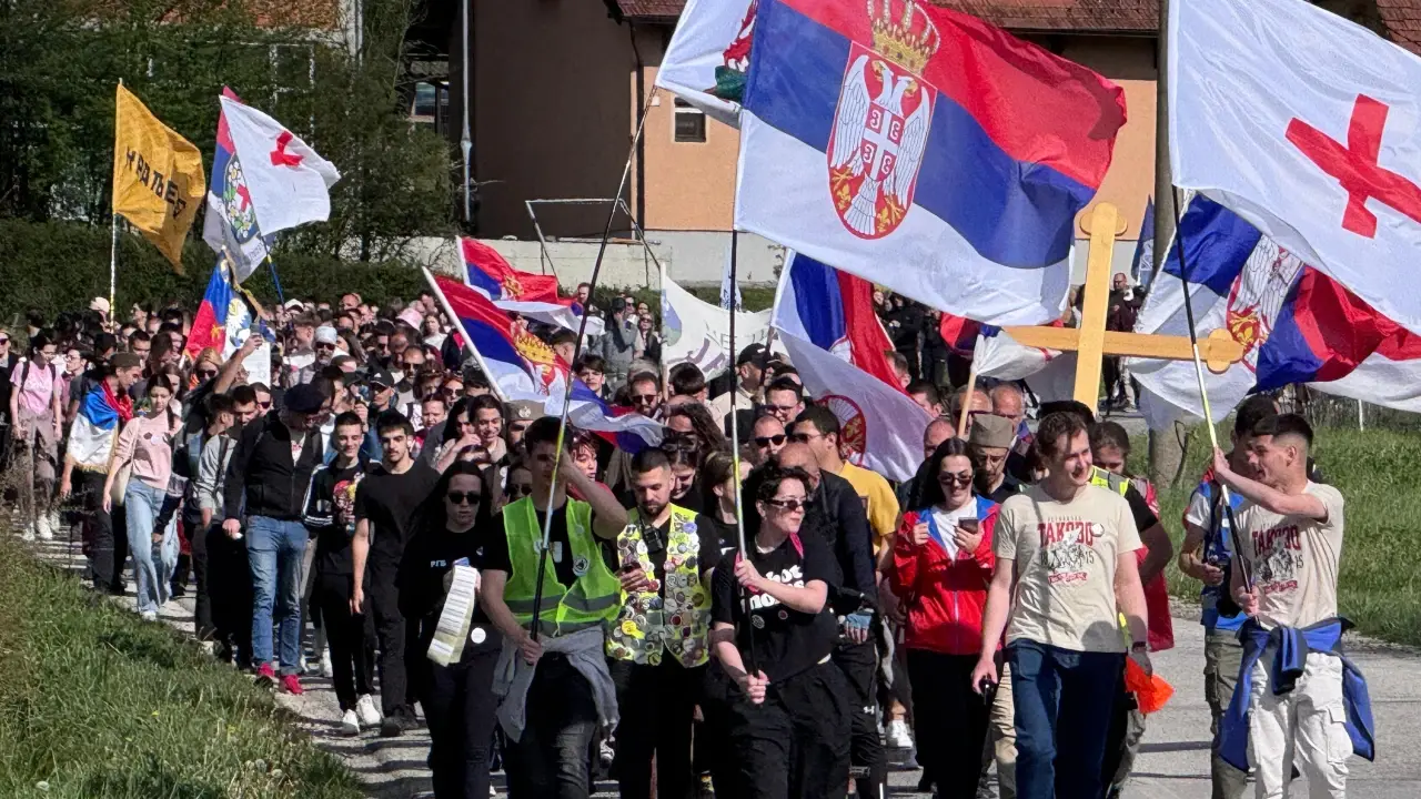 Grm od korena, Srbija od Takova