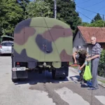 Cisterna Vojska Srbije sa pijaćom vodom