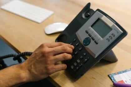 Fiksni telefon