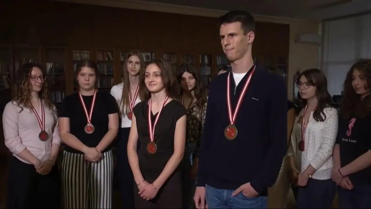 Srpski gimnazijalci osvojili su 11 medalja iz matematike, biologije i inženjerskih nauka na međunarodnom takmičenju u Izmiru