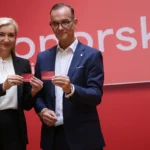 Prof. dr Ivana Stašević Karličić, državni sekretar Ministarstva zdravlja i Ronald Zeliger, Hemofarm sa donorskim karticama