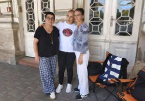 Dve majke u Bečeju štrajkuju glađu zbog prevoza za svoju decu