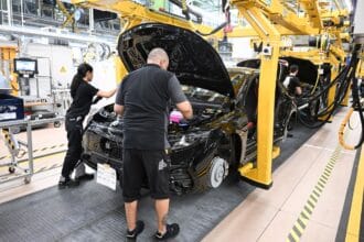 Mercedes, fabrika automobila