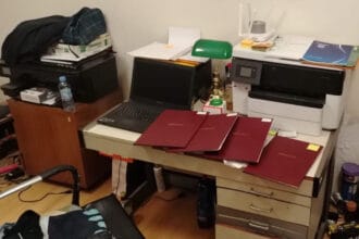 Uhapšene četiri osobe zbog falsifikovanja diploma i svedočanstava