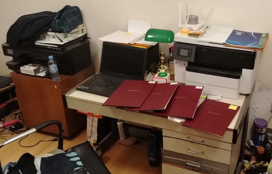 Uhapšene četiri osobe zbog falsifikovanja diploma i svedočanstava