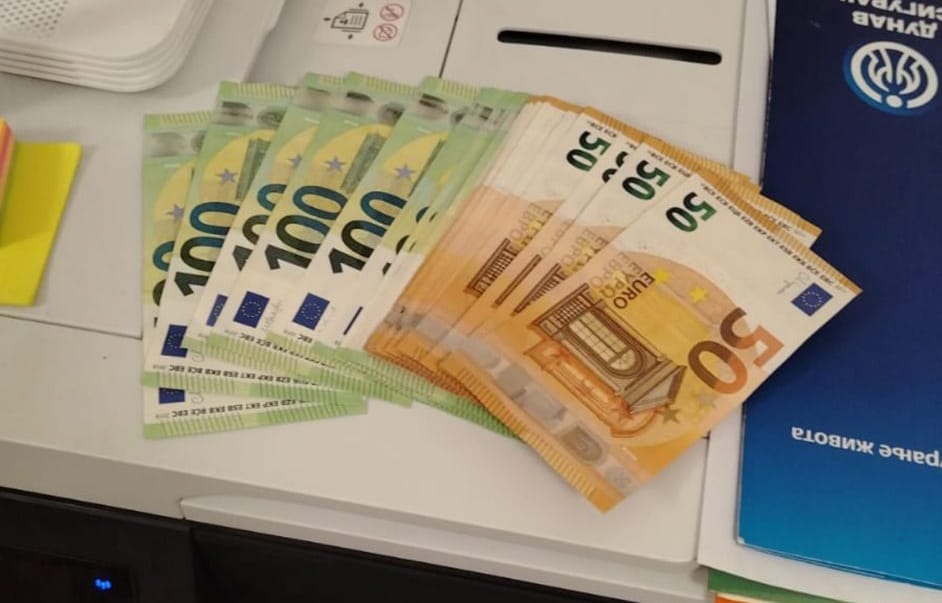Uhapšene četiri osobe zbog falsifikovanja diploma i svedočanstava
