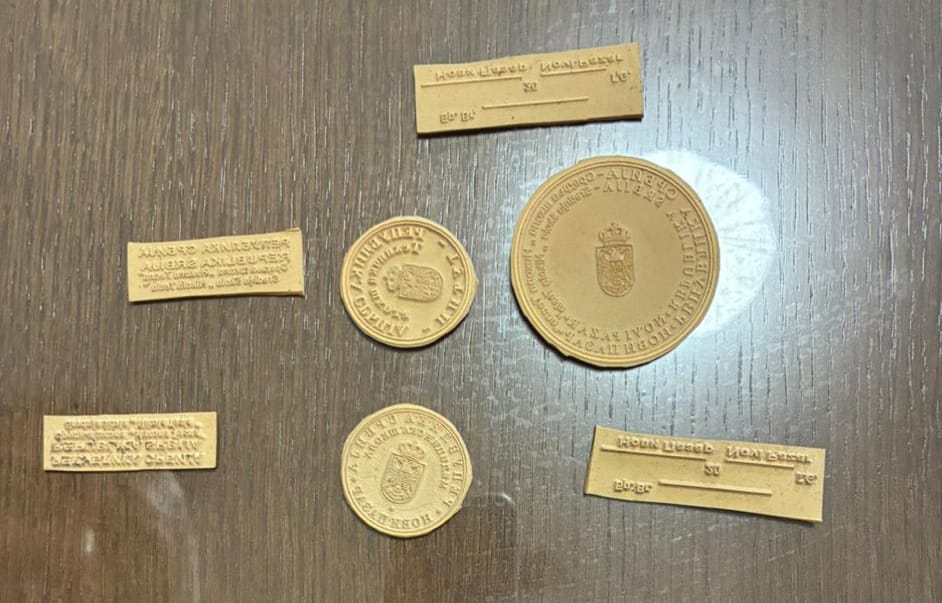 Uhapšene četiri osobe zbog falsifikovanja diploma i svedočanstava