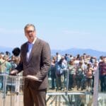 Aleksandar Vučić na staklenom vidikovcu na Kablaru