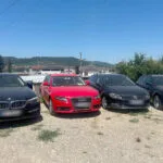 Policija je na šest auto-placeva privremeno oduzela 52 vozila