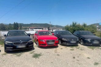 Policija je na šest auto-placeva privremeno oduzela 52 vozila