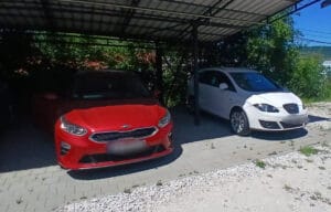 Policija je na šest auto-placeva privremeno oduzela 52 vozila