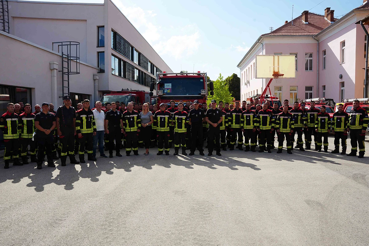 • N2 portal U Srbiju stigli međunarodni timovi za gašenje požara