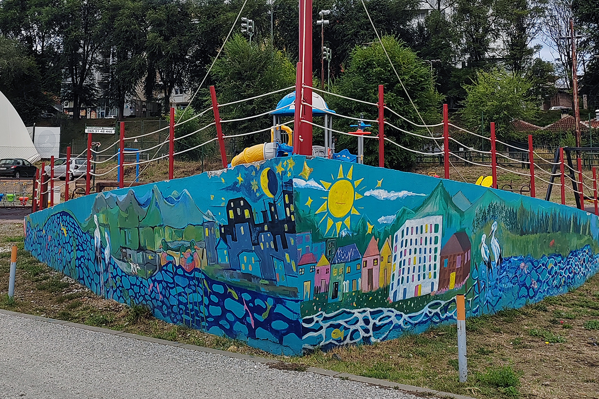 • N2 portal mural