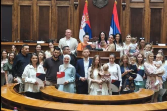 Još 53 porodice dobile subvencije za kupovinu prve nekretnine