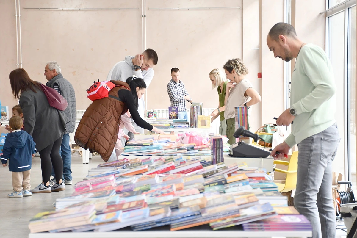 Čačanska biblioteka okupila mališane na drugom Dečjem bazaru
