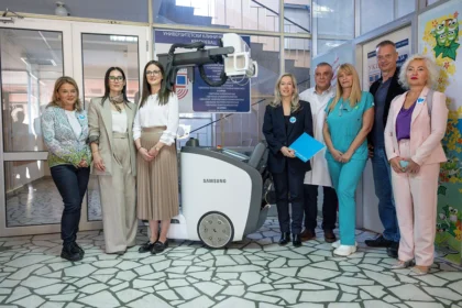 UNICEF i OTP banka donirali mobilni rendgen UKC Kragujevac