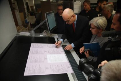 Počelo štampanje 6,45 miliona glasačkih listića za izbore 25. oktobra