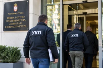 Pripadnici UKP ulaze u Ministarstvo građevinarstva